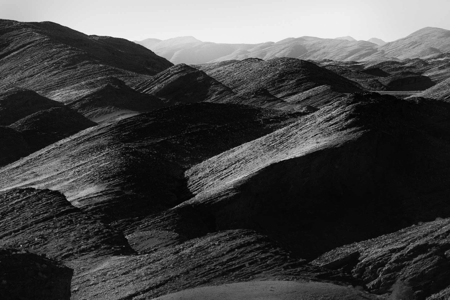 Paesaggio desertico in bianco e nero, dune della Namibia